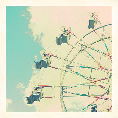 (via audreyhepburncomplex) I can never get sick of ferris-wheels. I’d got two up on my wall.
